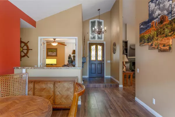 Santa Clarita, CA 91355,23620 VíA Beguine