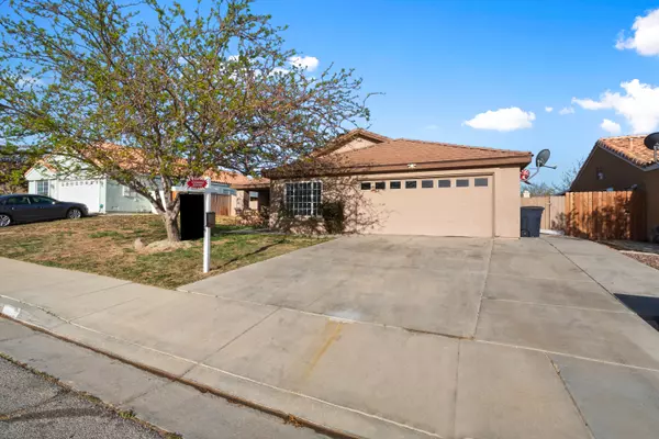 Rosamond, CA 93560,3412 Huron DR