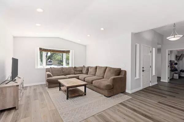 Quartz Hill, CA 93536,42317 W 62nd ST