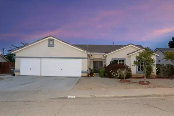42014 Summer LN, Quartz Hill, CA 93536