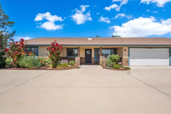42909 W 48th ST, Quartz Hill, CA 93536