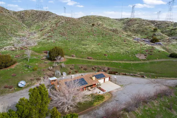 Leona Valley, CA 93551,5755 Elizabeth Lake RD