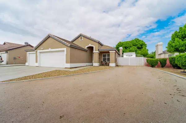 42537 Blossom DR, Quartz Hill, CA 93536