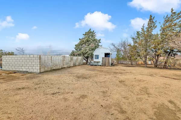 8043 Mojave Tropico Road, Mojave, CA 93501