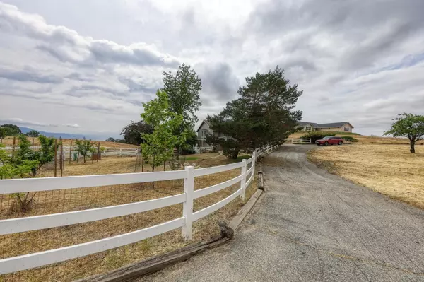 Tehachapi, CA 93561,29950 Horsethief DR