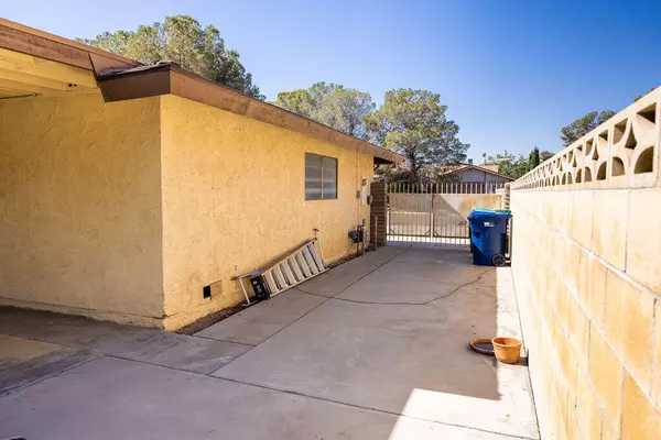 Ridgecrest, CA 93555,812 W Vicki AVE