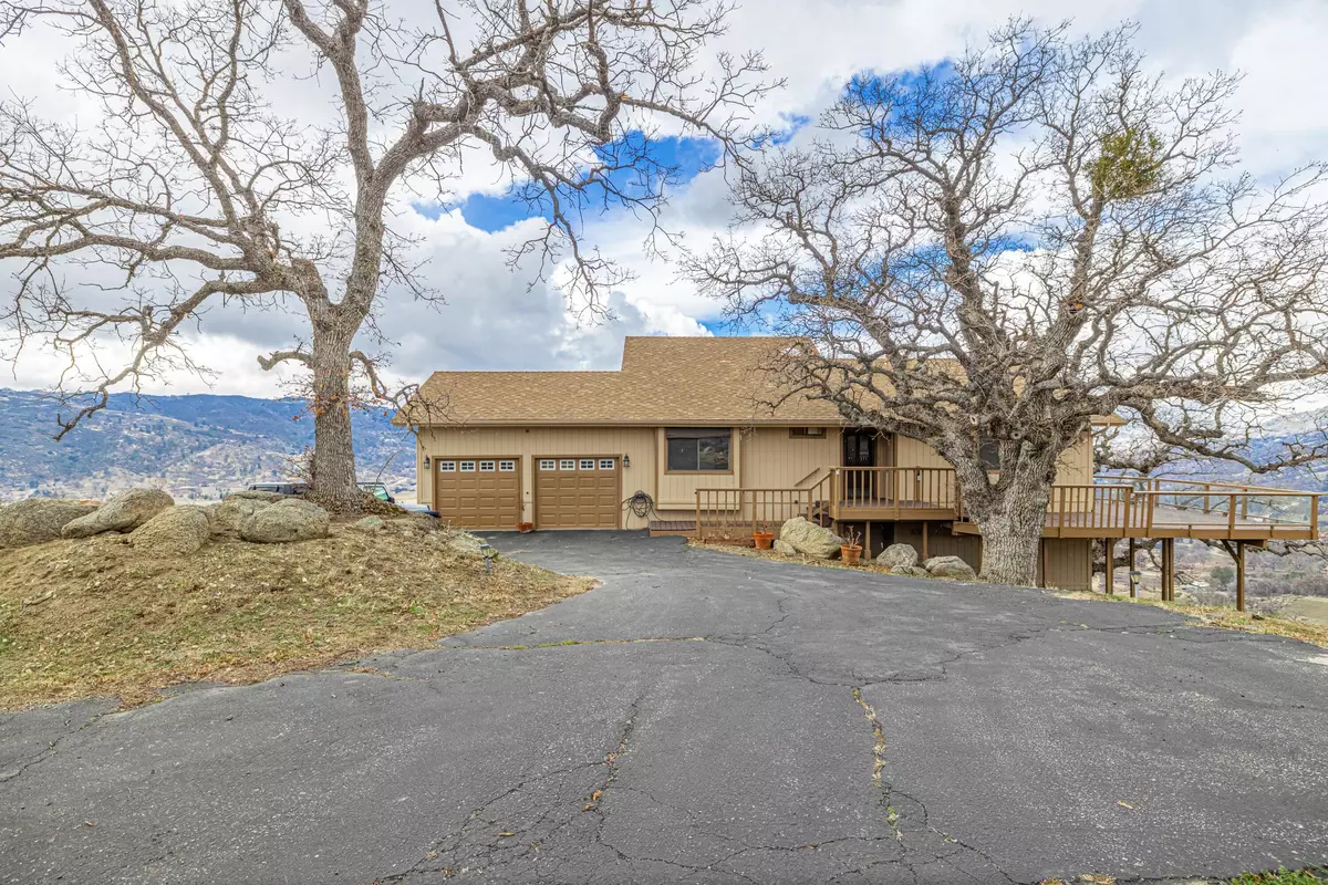 Tehachapi, CA 93561,27080 Oakflat DR