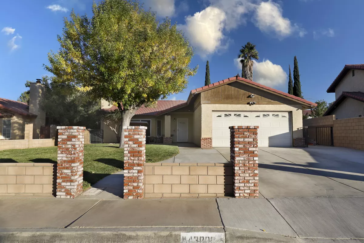 Lancaster, CA 93535,43808 Nicole ST