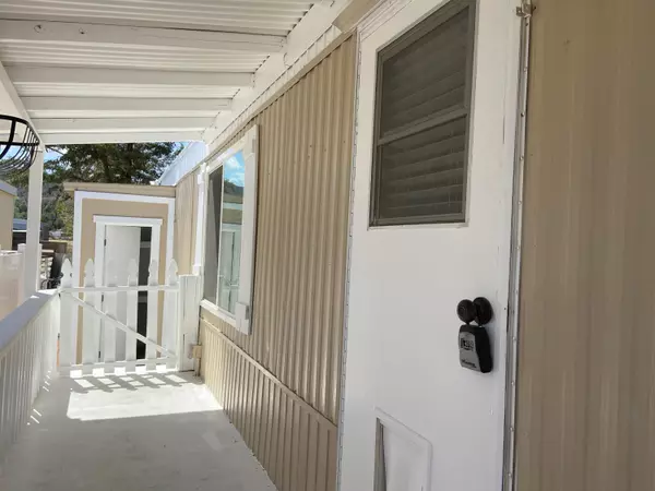 Leona Valley, CA 93551,8510 Elizabeth Lake RD #5