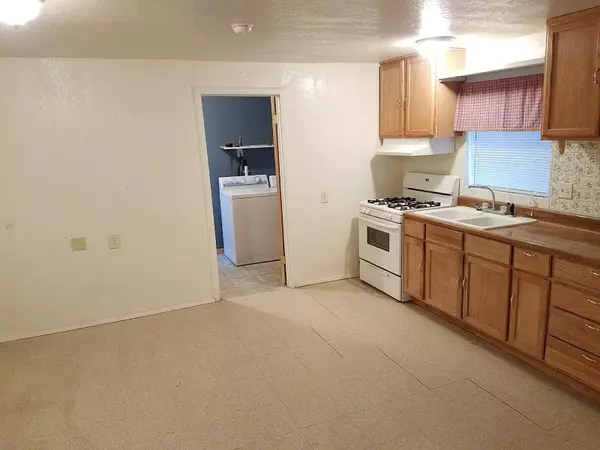 Mojave, CA 93501,16036 O ST