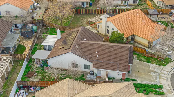 Lancaster, CA 93535,43449 Urbana LN