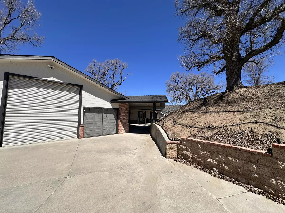 Tehachapi, CA 93561,23300 Lakeview DR