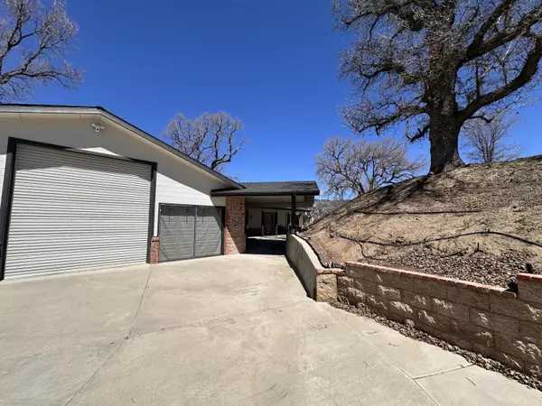 23300 Lakeview DR, Tehachapi, CA 93561