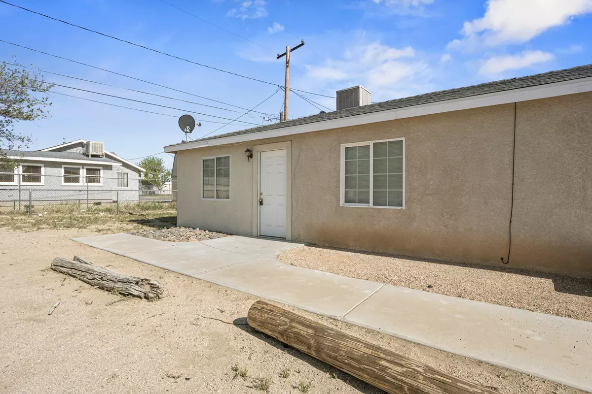 Mojave, CA 93501,15854 N ST #4