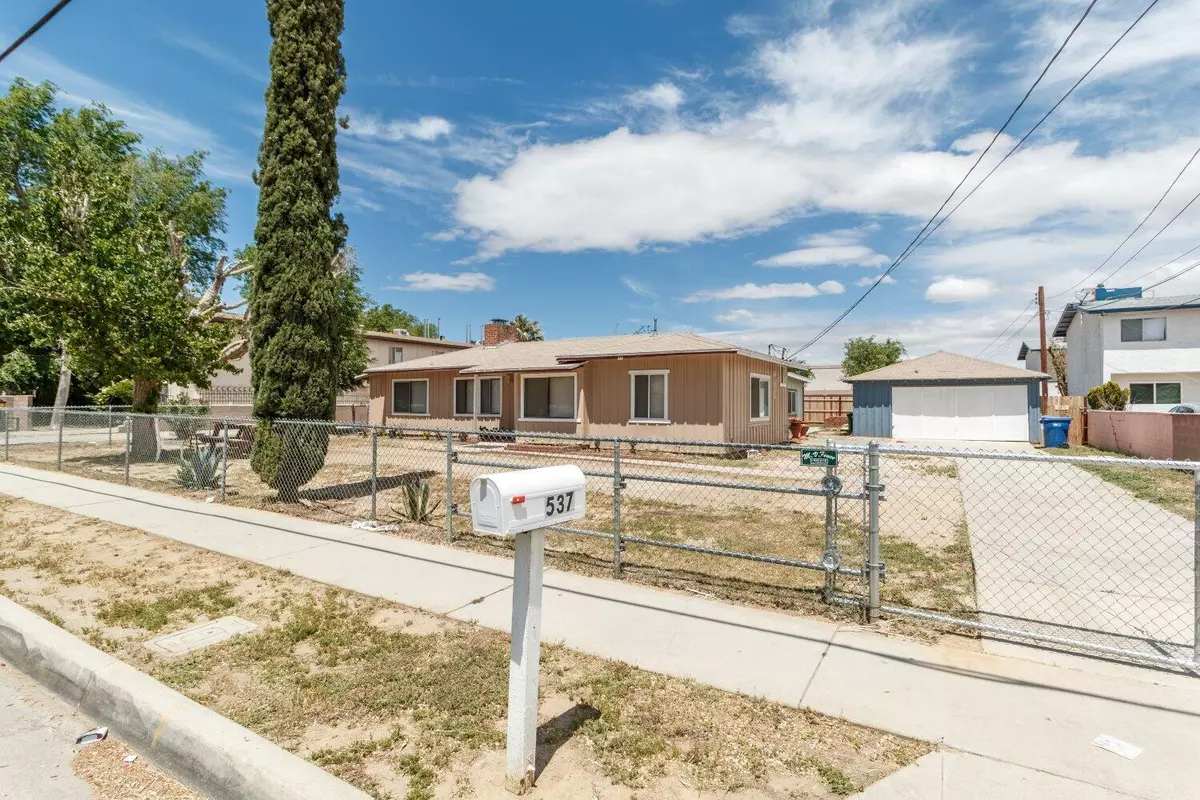 Palmdale, CA 93551,537 E Avenue Q12