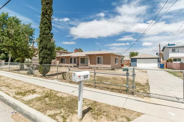 537 E Avenue Q12, Palmdale, CA 93551