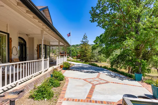 Tehachapi, CA 93561,24040 Martingale WAY