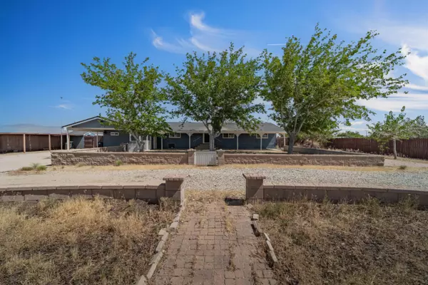 5901 Cathy AVE, Rosamond, CA 93560