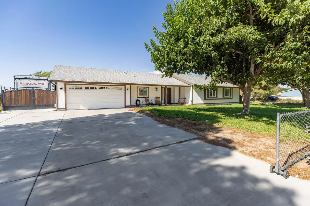 Lancaster, CA 93535,15833 Valeport AVE