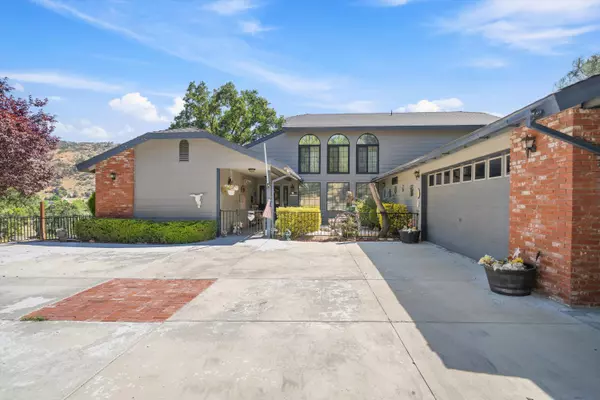 26460 Brian PL, Tehachapi, CA 93561