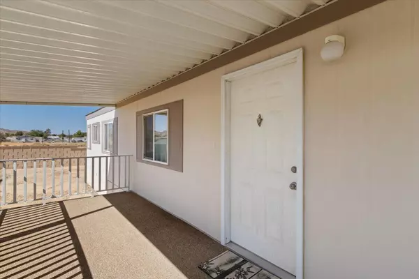 Rosamond, CA 93560,2009 Windbreak DR #3