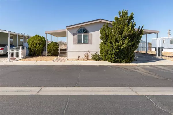 Rosamond, CA 93560,2009 Windbreak DR #3