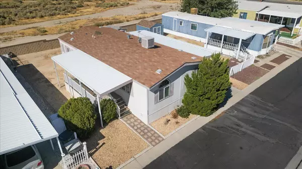 Rosamond, CA 93560,2009 Windbreak DR #3