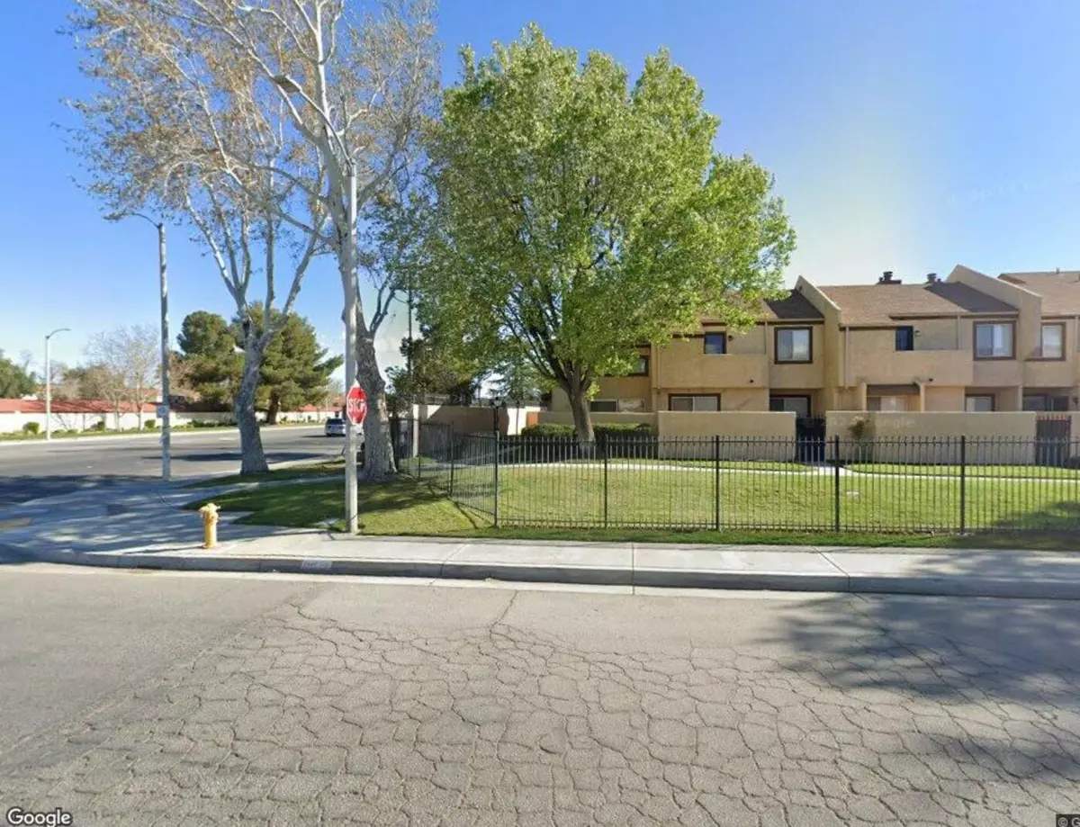 Lancaster, CA 93535,1850 E Ave J2 #2