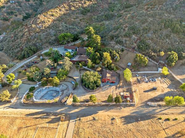 9650/9656 Lost Valley Ranch RD, Leona Valley, CA 93551