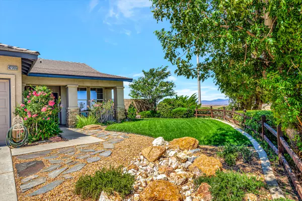 Lancaster, CA 93536,42355 Ridge View DR