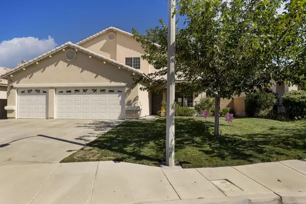 44142 Dawn CT, Lancaster, CA 93536