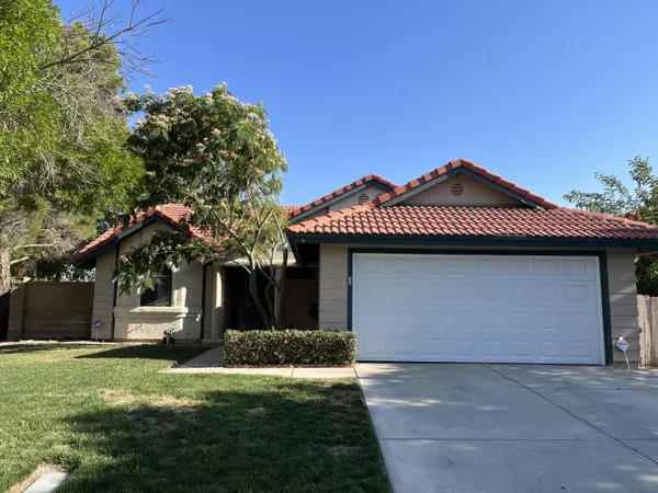 1042 E Angela CT, Lancaster, CA 93535