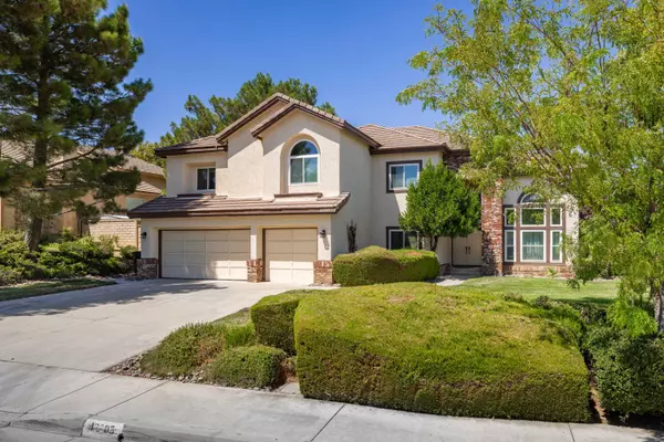 42205 Round Hill DR, Lancaster, CA 93536