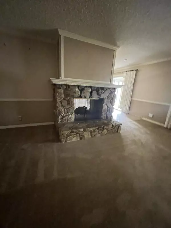 Palmdale, CA 93551,38527 Desert View DR