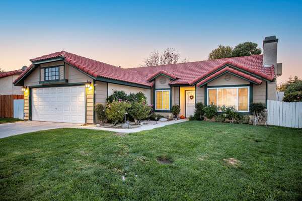 2857 College Park DR, Lancaster, CA 93536