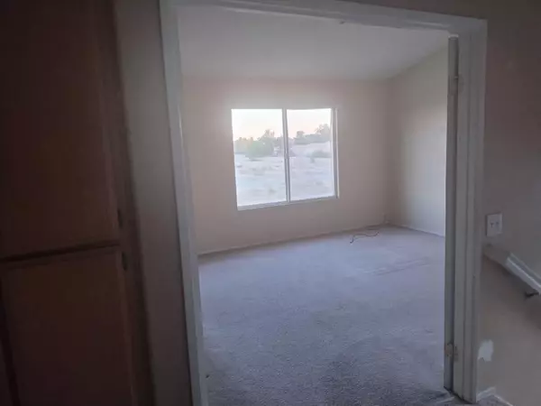 Palmdale, CA 93552,5437 Essex DR