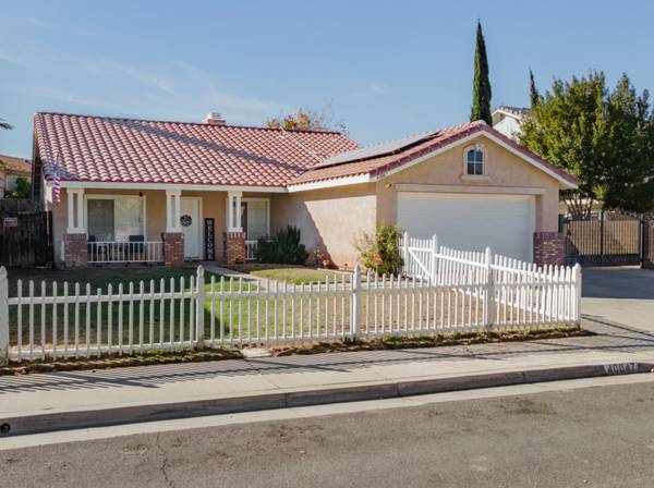 40047 Denham DR, Palmdale, CA 93551