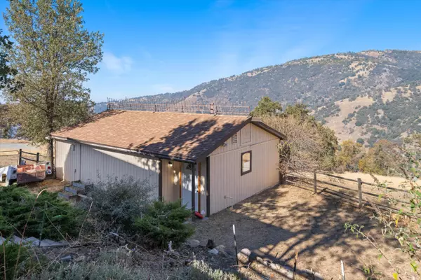 Tehachapi, CA 93561,24940 Arrow CT