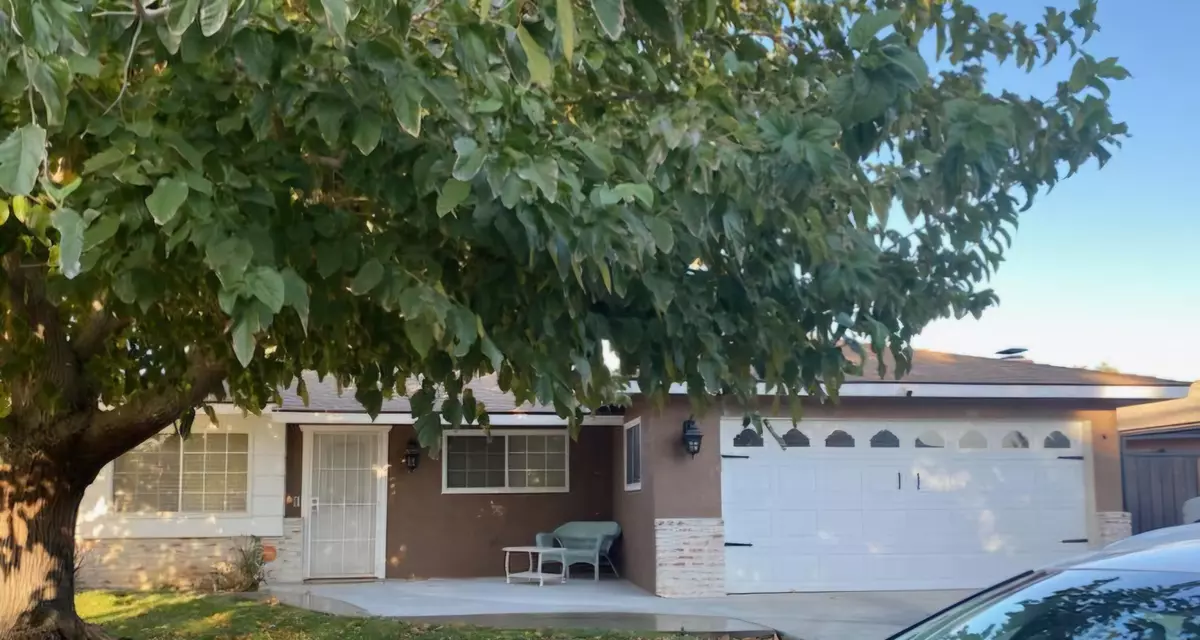 Ridgecrest, CA 93555,225 Apache LN