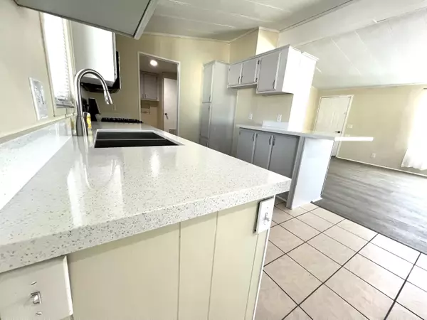 4568 W Rosamond BLVD #Unit 3, Rosamond, CA 93560