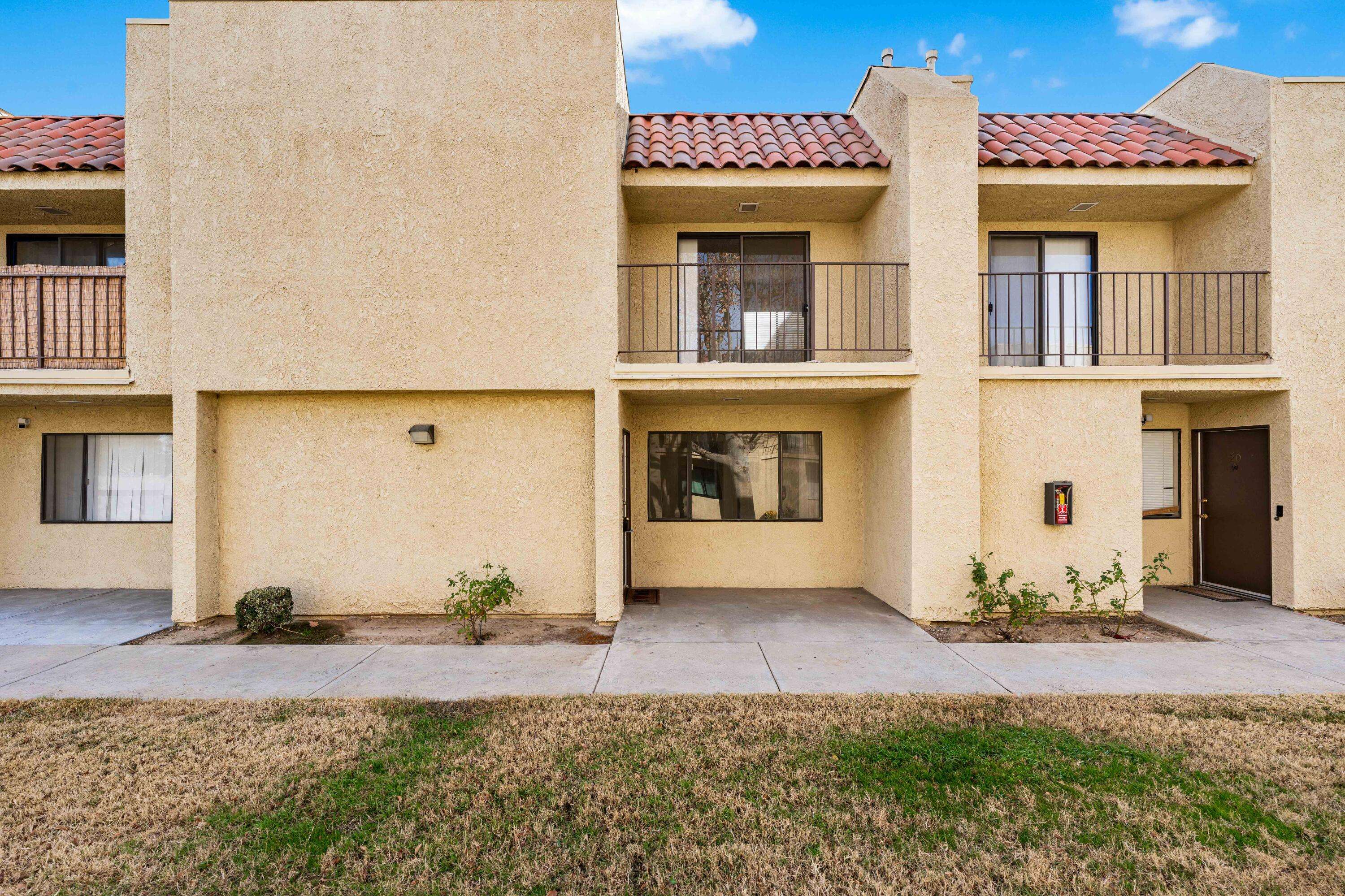 44200 Kingtree AVE #Unit 19, Lancaster, CA 93534