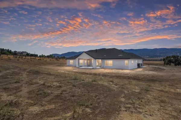 Tehachapi, CA 93561,23400 Johnson CT