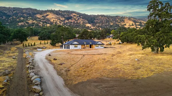 Tehachapi, CA 93561,27921 Bear Valley RD