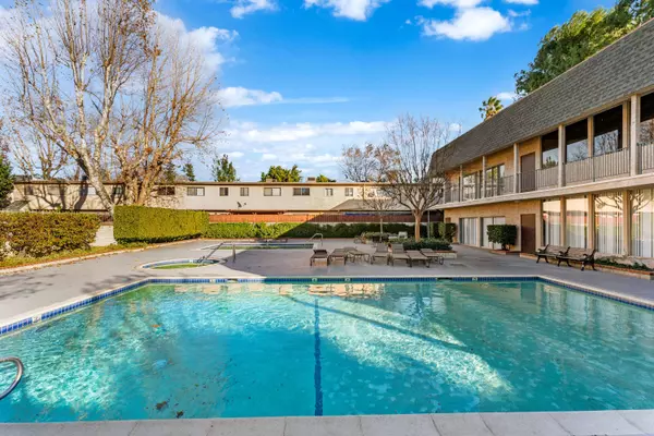 Northridge, CA 91325,17123 Roscoe BLVD #Unit 5
