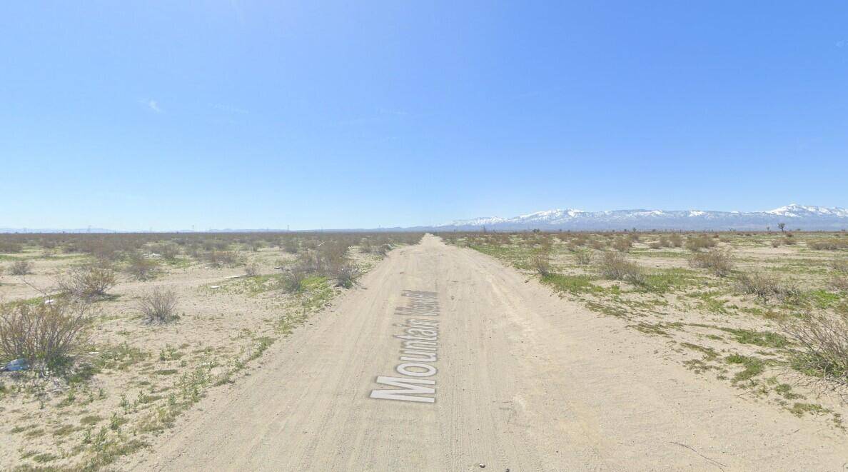Mountain View RD, Adelanto, CA 92301