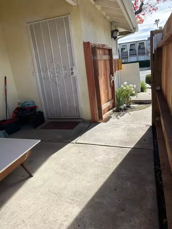 Northridge, CA 91324,16733 Parthenia #2