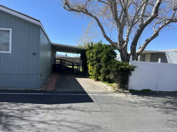 Lancaster, CA 93536,5711 W Columbia WAY #216