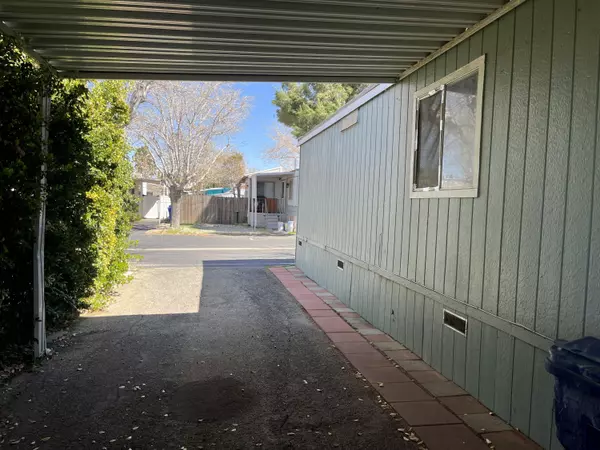 Lancaster, CA 93536,5711 W Columbia WAY #216