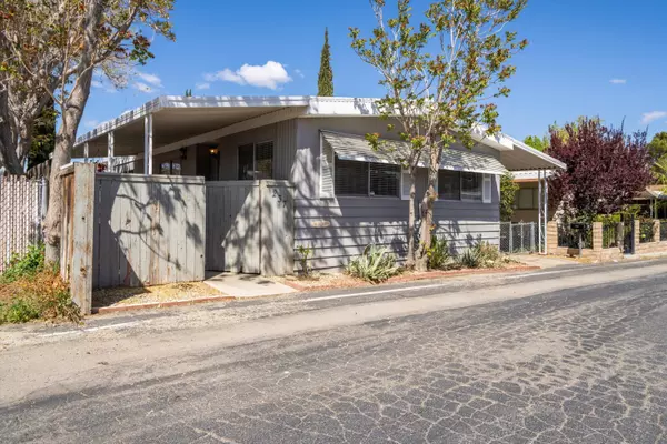 Lancaster, CA 93536,5711 W Columbia Way #237