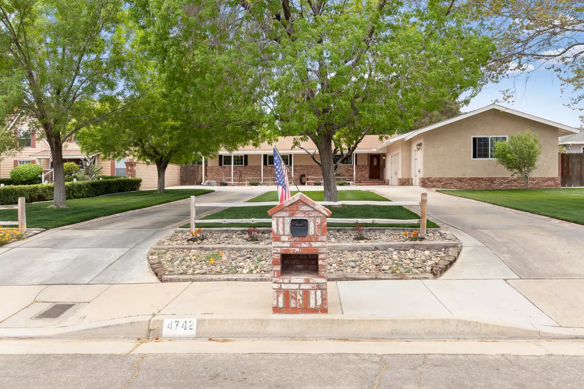 Quartz Hill, CA 93536,4742 West Avenue M12